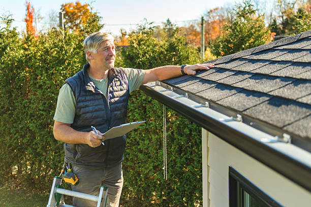 Professional Roofing technician working in Niceville, FL